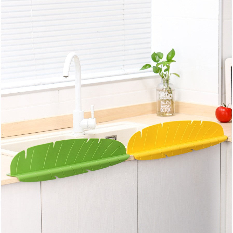 Silicone Kitchen Sink Splash Guard With Suction Cup Waterproof And Oil-Proof  Anti-Splash Baffle Soft Sink Shield For Dishwash